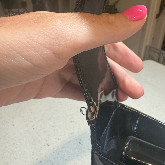 SOLD 🛑 Gucci Vintage Patent Leather Shoulder Bag  
Y2K Interlocking GG w/ COA - Picture 7 of 12